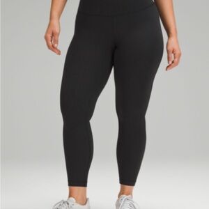 Women's Lululemon Black Leggings 25”